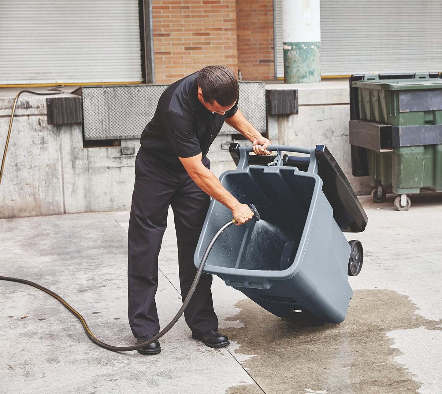 Rubbermaid Commercial Brute STEP-ON ROLLOUT GRAY 246L, 65G
