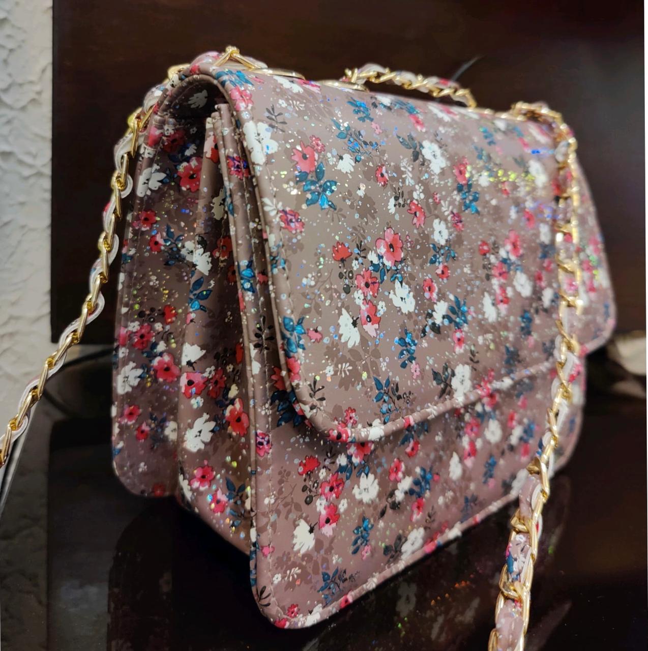 🌸 Floral Chain Strap Crossbody Bag – Elegant & Trendy