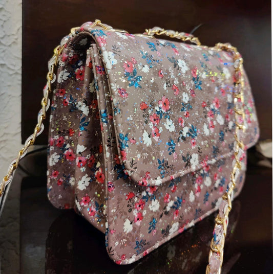 🌸 Floral Chain Strap Crossbody Bag – Elegant & Trendy