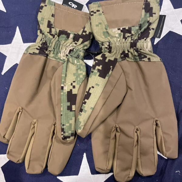 Camouflage Winter Gloves - Image 2